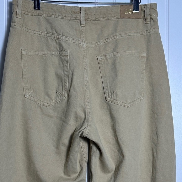 Zara Z1975 Wide Leg High Waist Raw Hem Beige Utilitarian Jeans Size 8 Casual - Picture 6 of 7